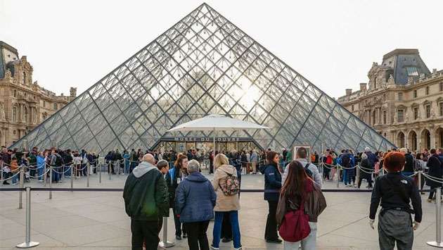Louvre to hike ticket prices for most non-EU tourists by 45%