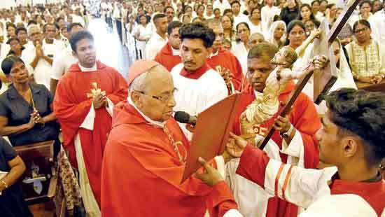 Cardinal at Good Friday service