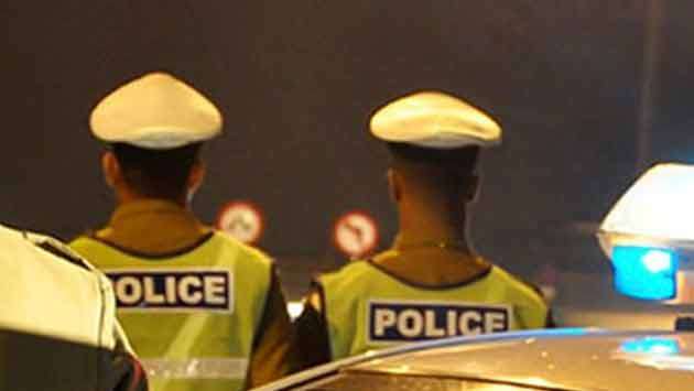 Police shoot at car, couple arrested with cannabis