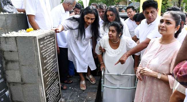 SJB, UNP leaders mark 33rd Premadasa anniversary