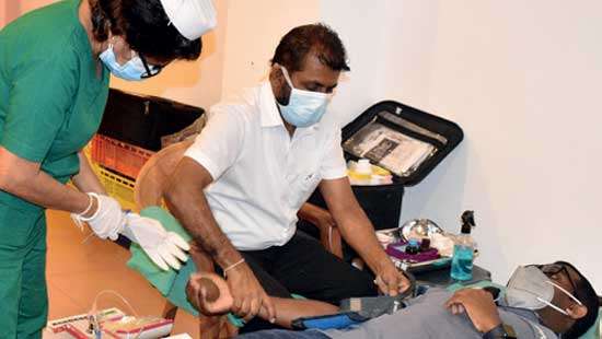 Nithyakalyani holds 7th consecutive blood donation