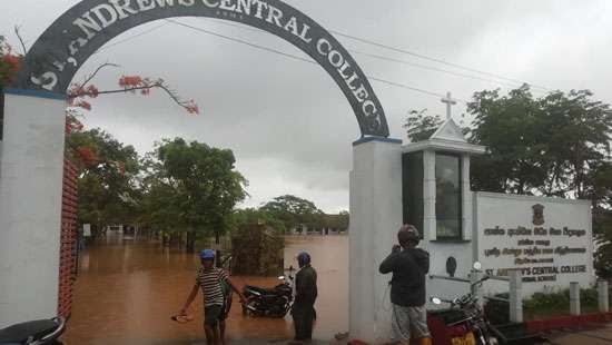 Troops evacuate flood-affected O/L candidates