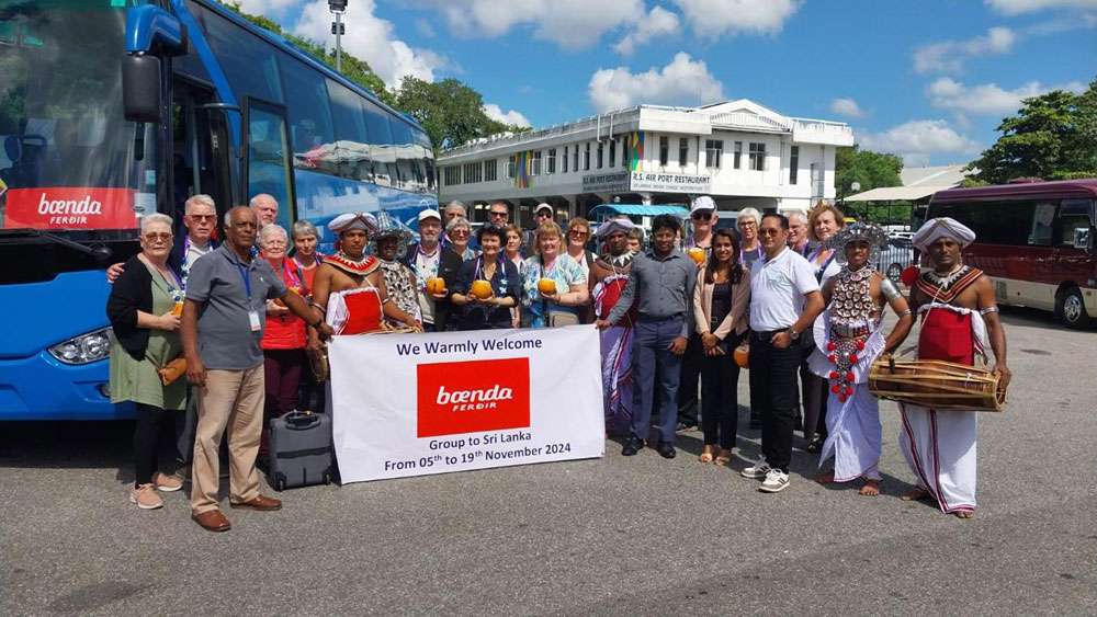 Tourists arrive from Iceland