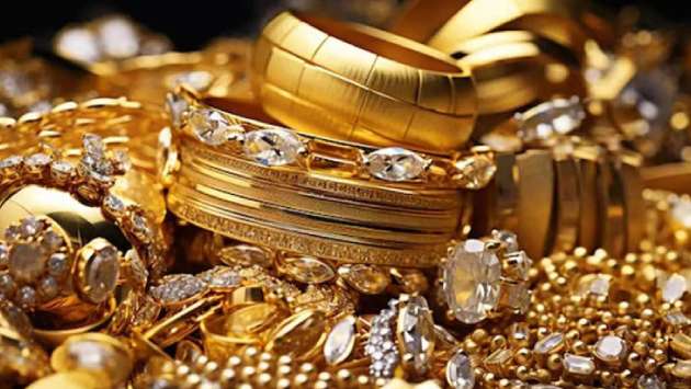 Local gold prices soar amid global rise