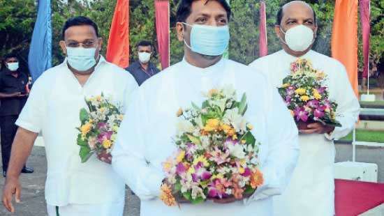 Floral tribute to father of the nation