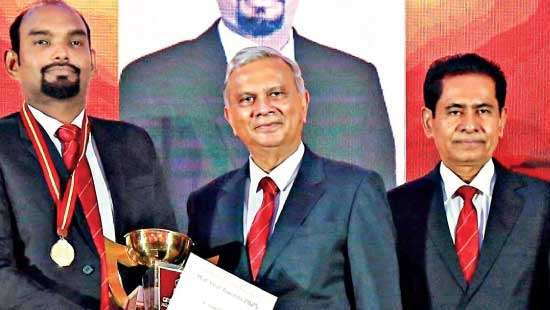 Ceylinco Life honours top sales performers at Mid-Year Awards