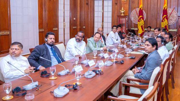 President calls on Tamil, Muslim MPs to back efforts to foster unity