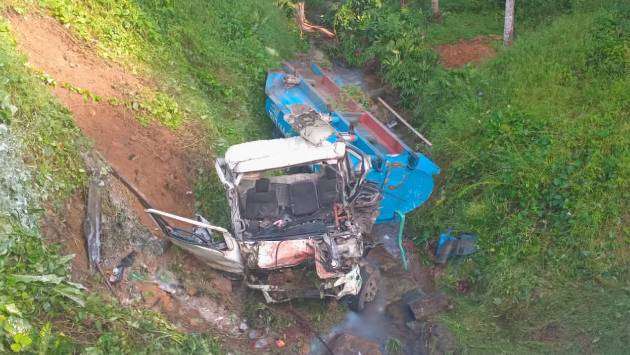 Two killed in road accident at Kalawana