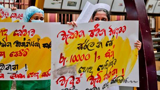 Demanding pay hike for nursers