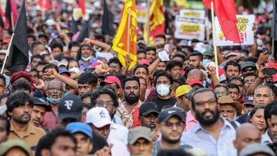 IUSF protest begins causing traffic jam