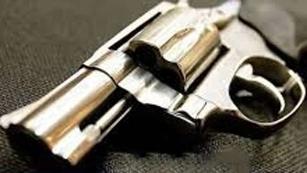 Missing service weapon of Yatiyantota Traffic OIC recovered from Kelani River