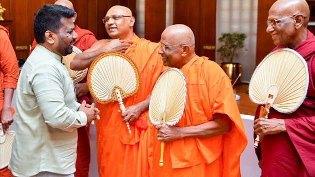 President rejects bypassing prison laws at Maha Sangha meeting