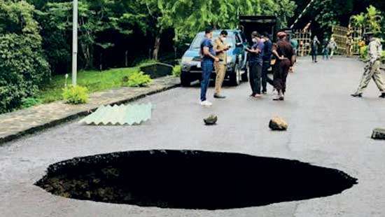 Huge sinkhole appears close to Kotmale Dam