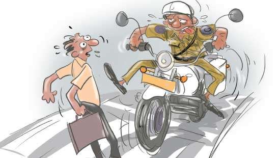 Drunken Traffic Cop flees after knocking down a man