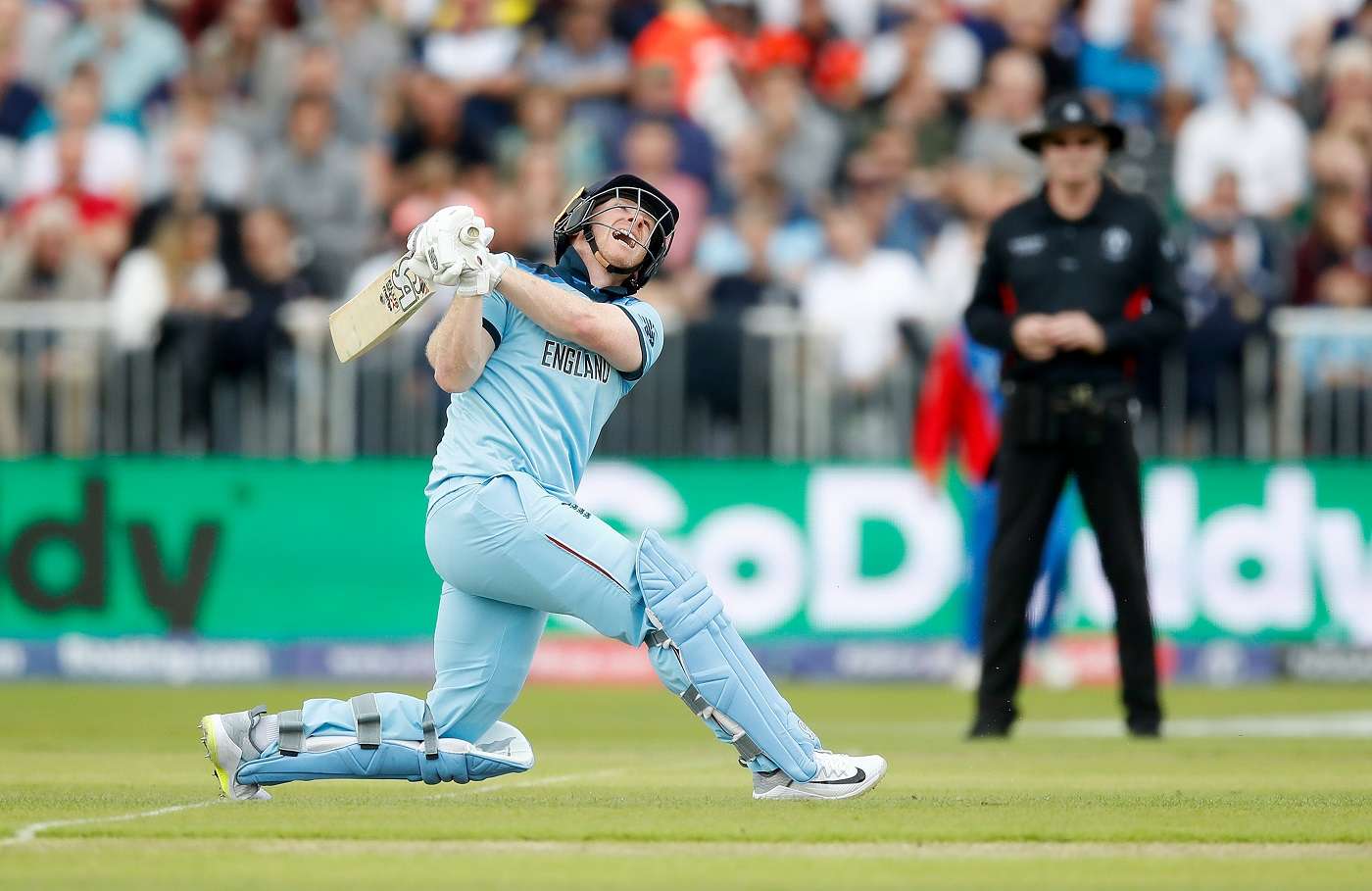 Eoin Morgan hits record 17 sixes in World Cup win