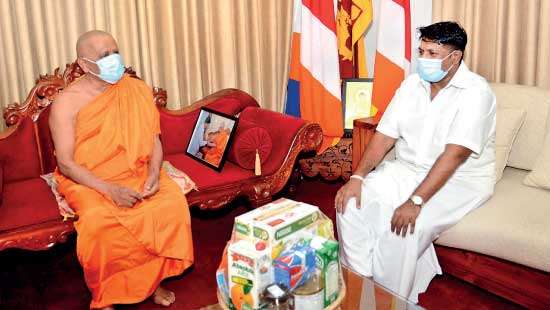 Ruwan calls on Mahanayaka of Asgiriya Chapter