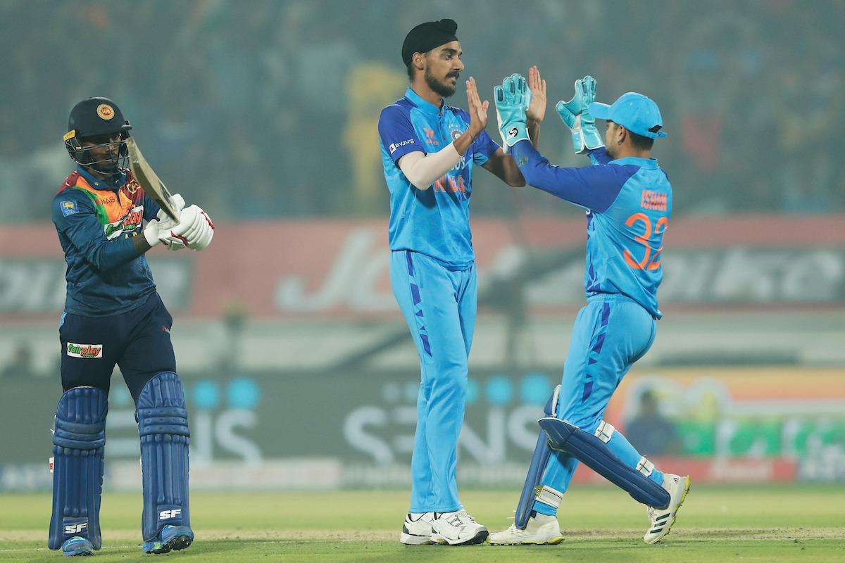 India beats Sri Lanka by 91 runs; wins series 2-1