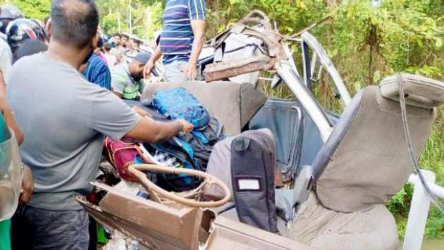 Three killed, 13 injured in school van-lorry collision in Kuliyapitiya