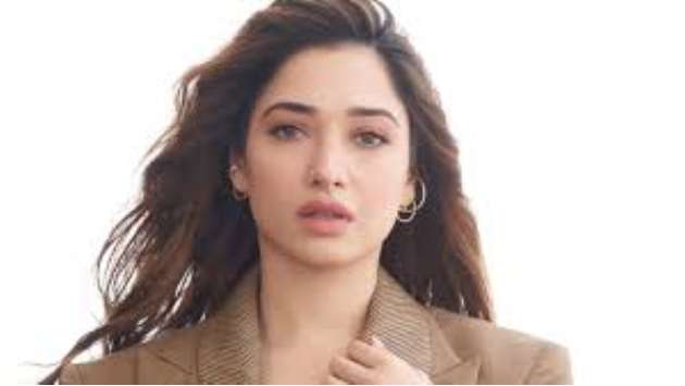 Actress Tamannaah Bhatia arrives in Sri Lanka, avoids media at BIA