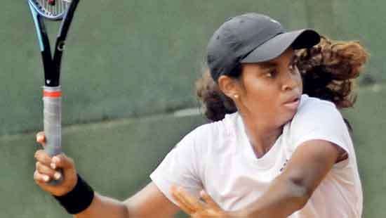 Dinara cruise through to final
