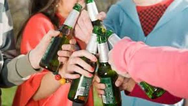 Group of schoolchildren consuming liquor arrested