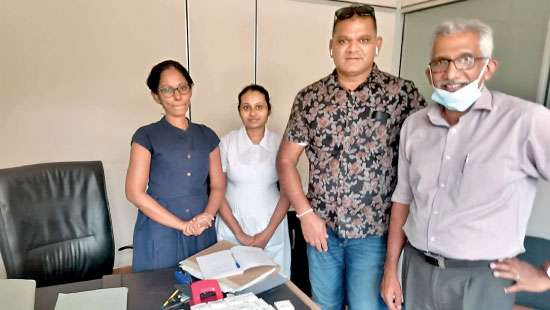 Mirihana Sports Club donates medicines to Apeksha Hospital