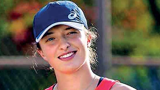 Tennis champ slams “battle of the sexes”