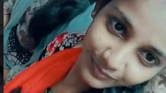 Girl goes missing in Attanagalu Oya while taking selfie