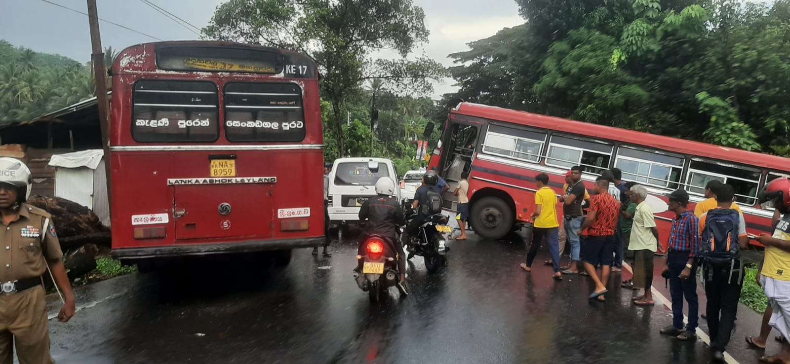 35 injured in head-on collision of buses in Warakapola
