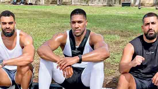 Heavyweight boxer Joshu survives, team-mates killed