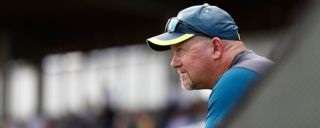 Sri Lanka bowling coach Saker resigned