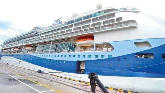 Super-luxury Marella Discovery calls on Colombo Port