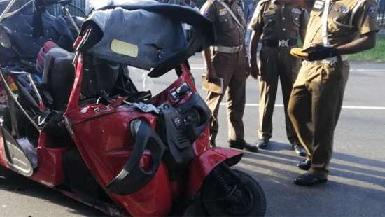 Head-on collision kills three of same family