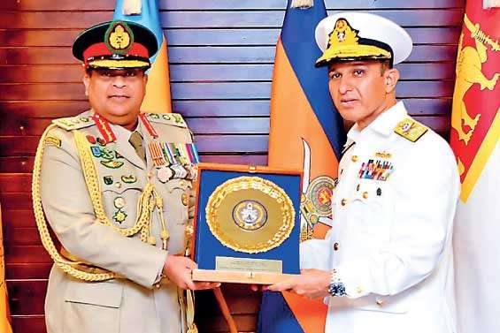 Pakistan’s Navy Chief meets General Silva