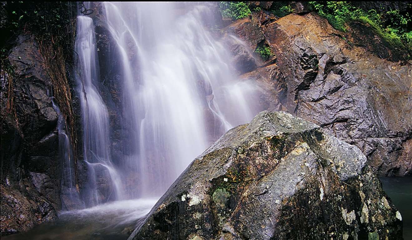 Selfie craze claims another life; youth falls from waterfall