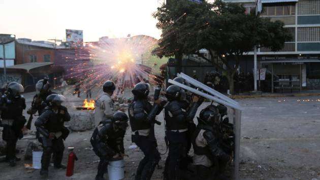 Venezuela blames explosions on US ’’military aggression’’