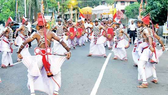 Hunupitiya Gangarama Temple’s ‘Mal perahera conducted yesterday