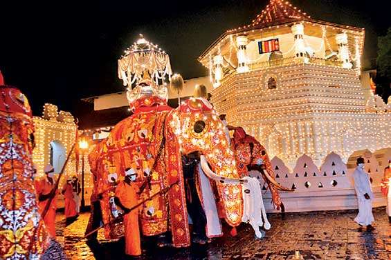 Kandy Randoli Perahera commences