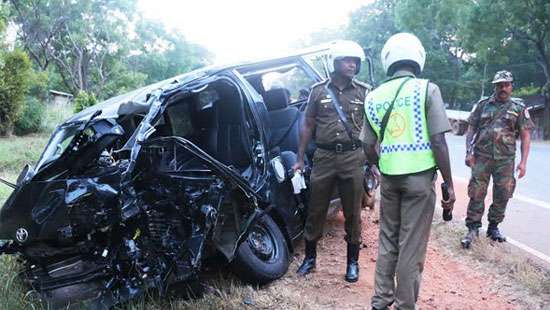 Three women killed in head-on collision in Thalawa