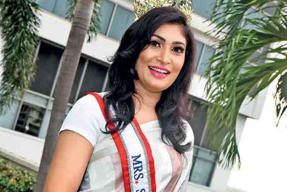 Mrs. Sri Lanka may  step into politics