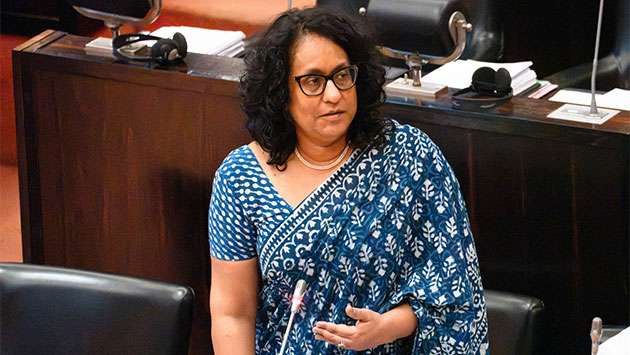 Government moves to cut paper use in Parliament