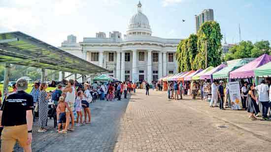The Island Market Returns for a Festive Edition Filled With Heart