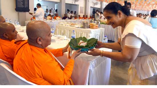 Alms giving ceremony for 70 bhikkhunis