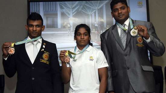 Felicitating Commonwealth Game winners