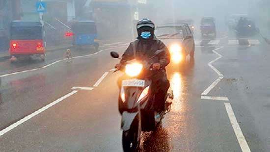 Heavy rain and thick mist in several areas in Uva Province