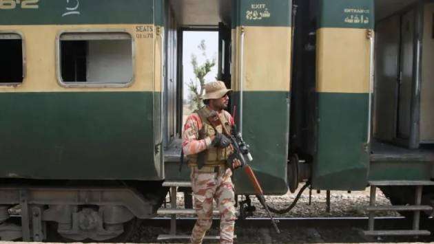 Pakistan army says 300 hostages freed from train