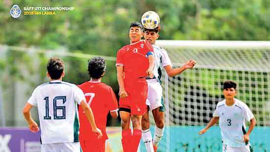 Pakistan, India into SAFF U-17 semis