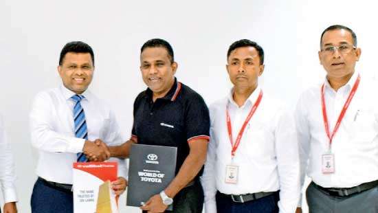 Vallibel Finance enters key partnership with Toyota Lanka to expand vehicle financing options