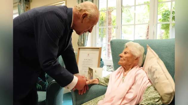 World’s oldest person, 116, meets King Charles