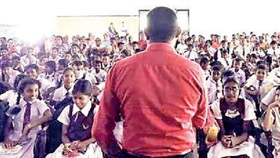 People’s Bank conducts seminars  for Grade 5 Scholarship students